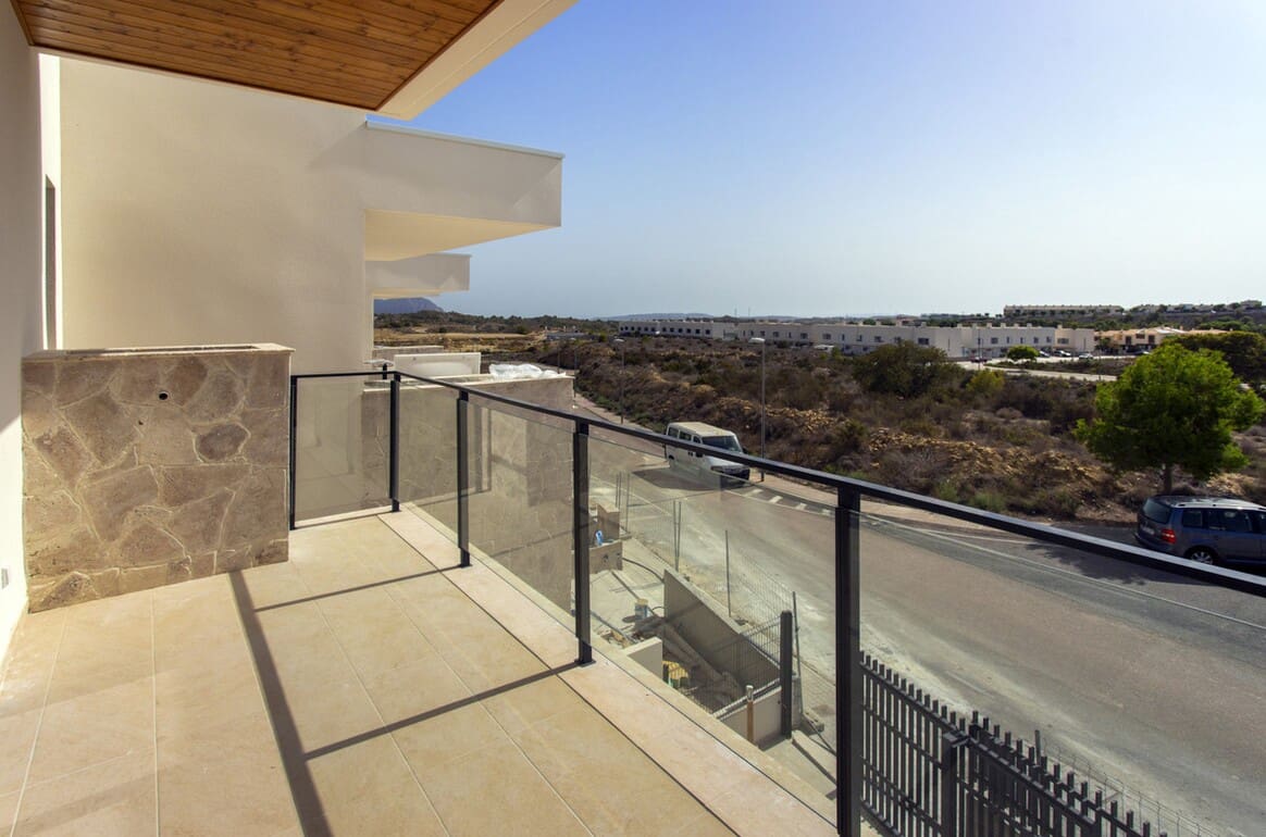 3 bedroom Villa for sale in Monforte del Cid with pool garage - € 365,000 (Ref: 10143683)