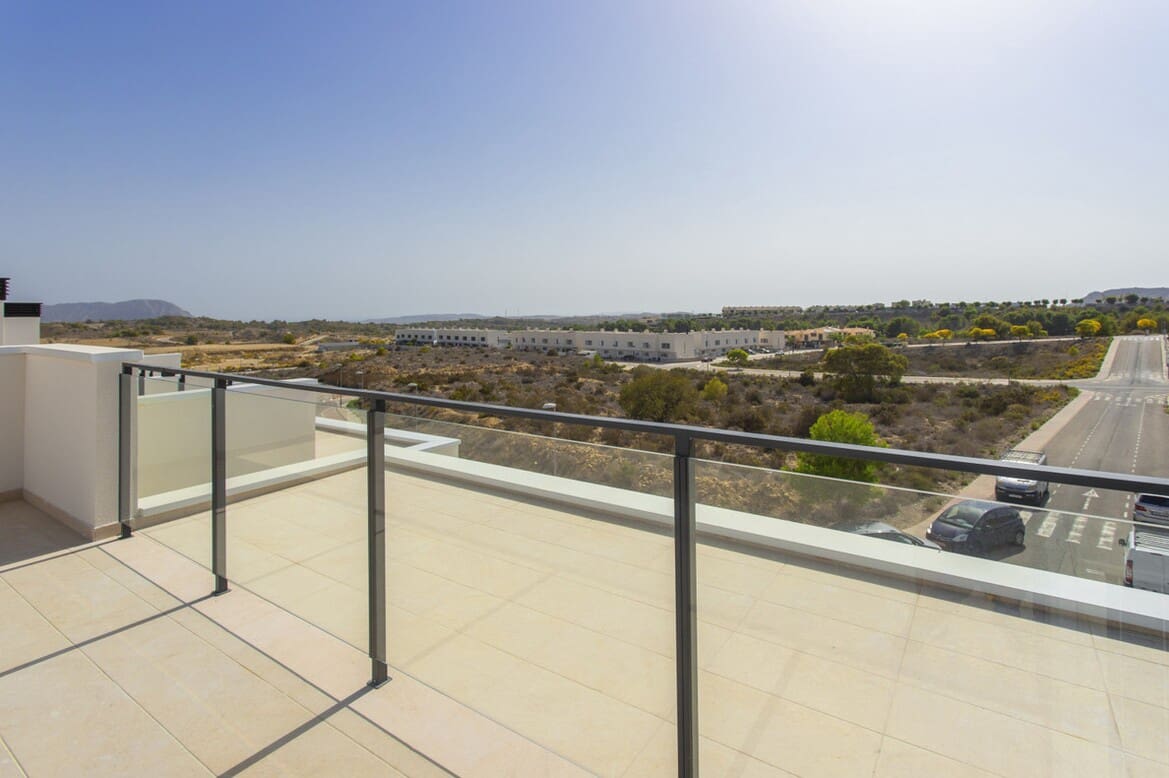 3 bedroom Villa for sale in Monforte del Cid with pool garage - € 365,000 (Ref: 10143683)