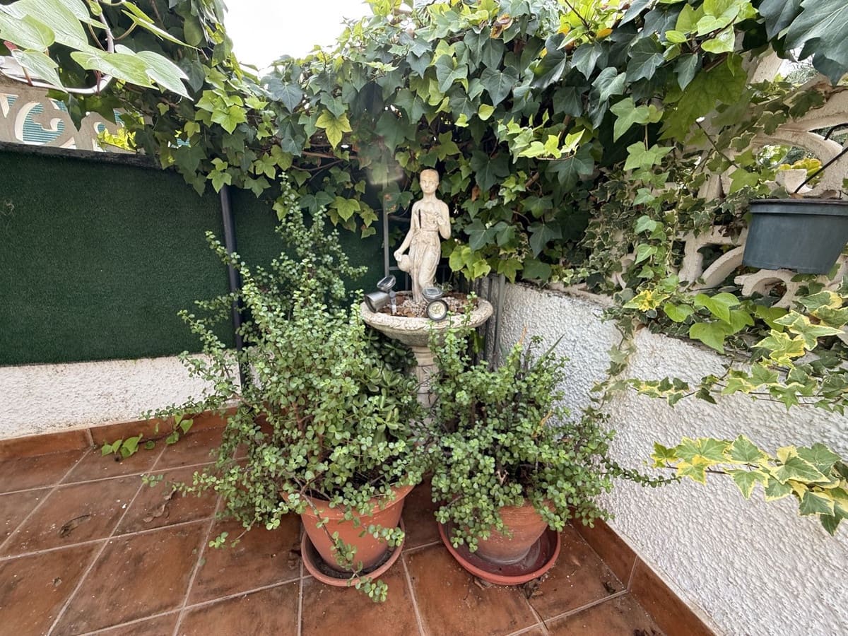 3 soveværelse Byhus til salg i Torrevieja med swimmingpool - € 174.900 (Ref: 10143685)