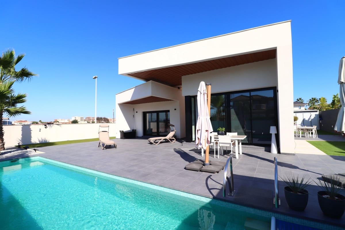 3 soverom Villa til salgs i Formentera del Segura med svømmebasseng garasje - € 625 000 (Ref: 10143693)