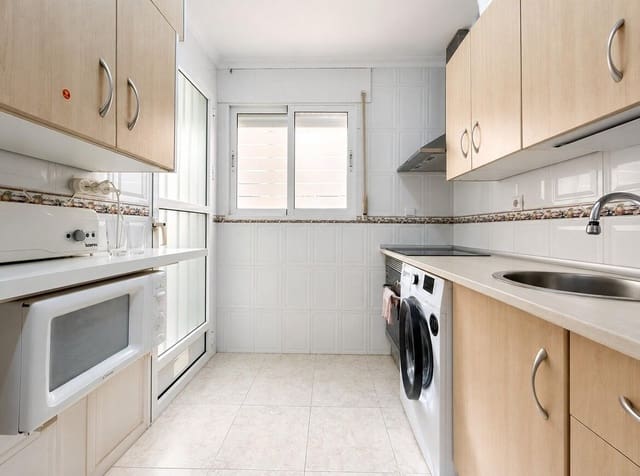2 Zimmer Apartment zu verkaufen in Dehesa de Campoamor, Orihuela mit Pool Garage - 205.000 € (Ref: 10143697)