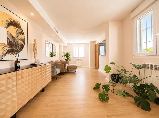 4 soverom Villa til salgs i Campoamor, Orihuela med svømmebasseng garasje - € 1 225 000 (Ref: 10143698)
