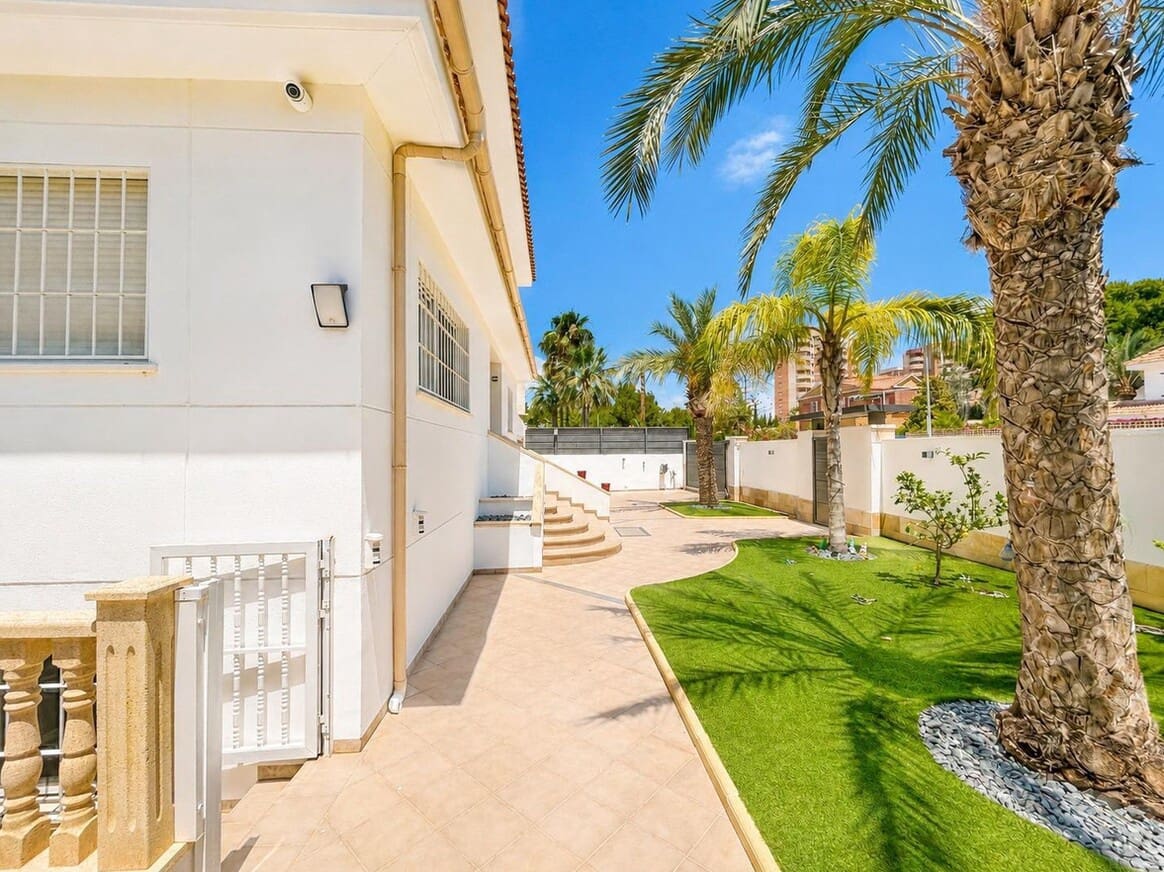 4 soverom Villa til salgs i Campoamor med svømmebasseng garasje - € 1 225 000 (Ref: 10143698)