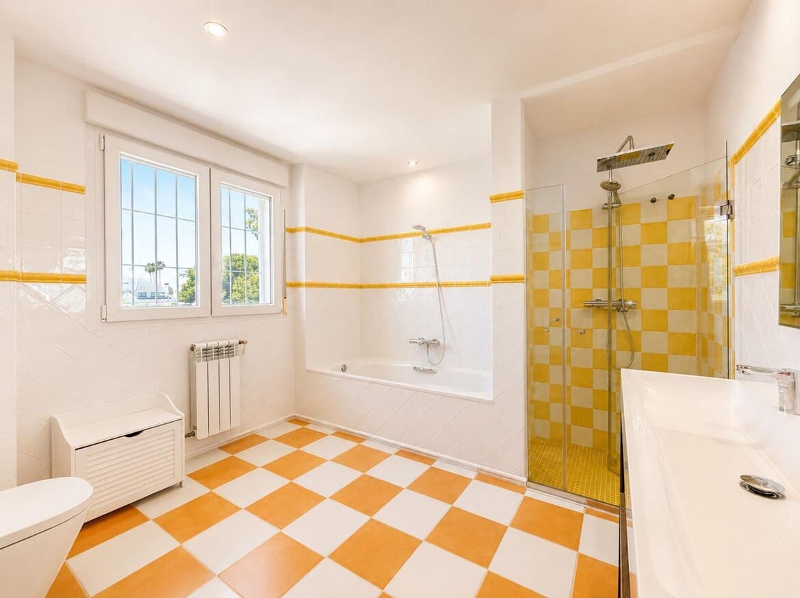4 soverom Villa til salgs i Campoamor med svømmebasseng garasje - € 1 225 000 (Ref: 10143698)