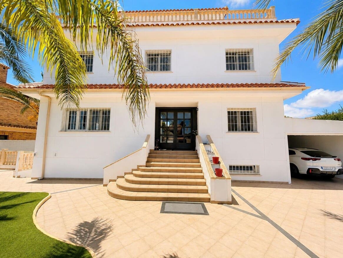 4 soverom Villa til salgs i Campoamor med svømmebasseng garasje - € 1 225 000 (Ref: 10143698)