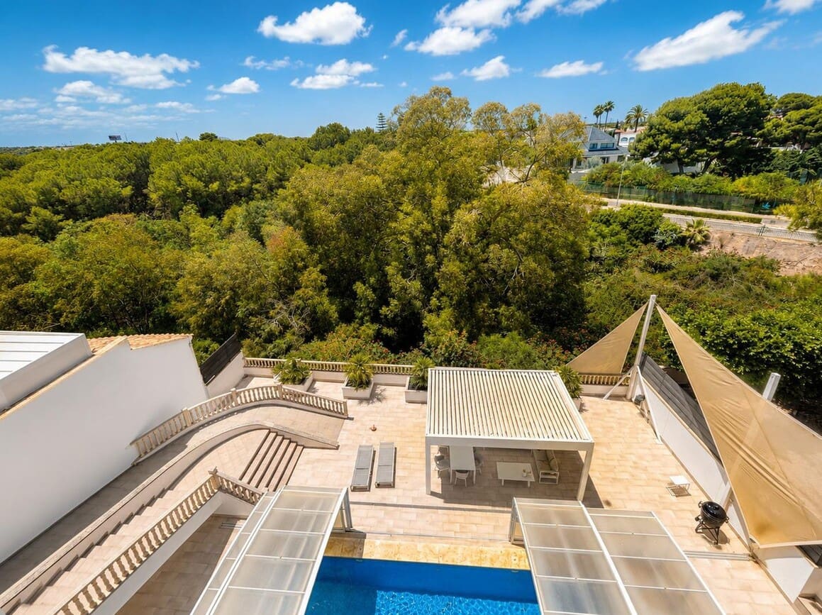 4 soverom Villa til salgs i Campoamor med svømmebasseng garasje - € 1 225 000 (Ref: 10143698)