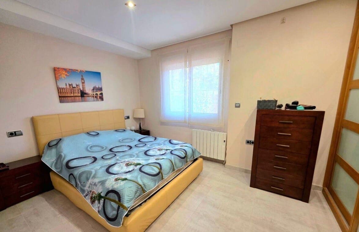 5 bedroom Villa for sale in Campoamor with pool garage - € 739,000 (Ref: 10143699)