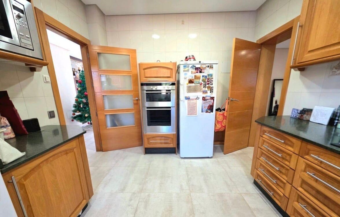 5 bedroom Villa for sale in Campoamor with pool garage - € 739,000 (Ref: 10143699)