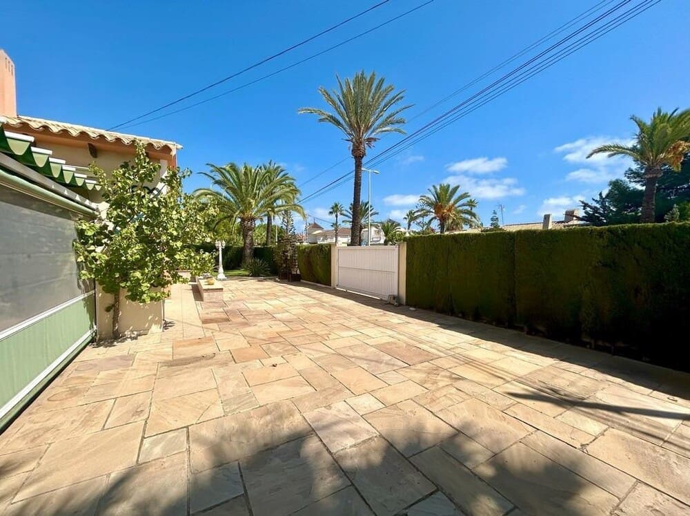 3 soveværelse Villa til salg i Orihuela Costa med swimmingpool garage - € 698.000 (Ref: 10143701)