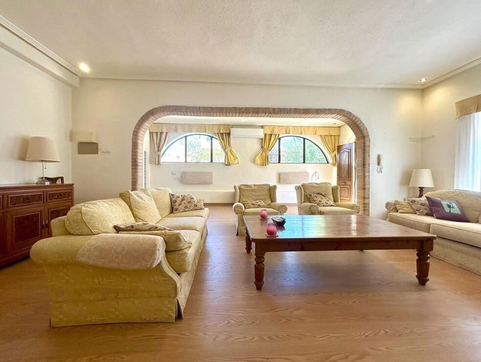 3 soveværelse Villa til salg i Orihuela Costa med swimmingpool garage - € 698.000 (Ref: 10143701)
