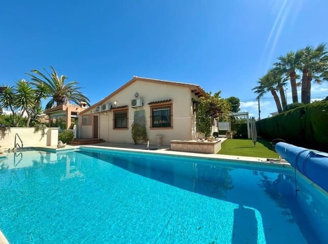 3 soveværelse Villa til salg i Cabo Roig, Orihuela med swimmingpool garage - € 698.000 (Ref: 10143701)