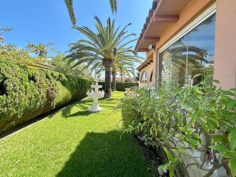3 soveværelse Villa til salg i Orihuela Costa med swimmingpool garage - € 698.000 (Ref: 10143701)