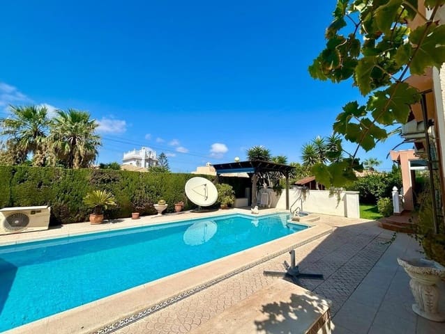 3 soveværelse Villa til salg i Cabo Roig, Orihuela med swimmingpool garage - € 698.000 (Ref: 10143701)