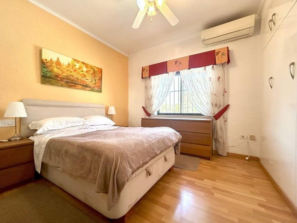 3 soveværelse Villa til salg i Orihuela Costa med swimmingpool garage - € 698.000 (Ref: 10143701)