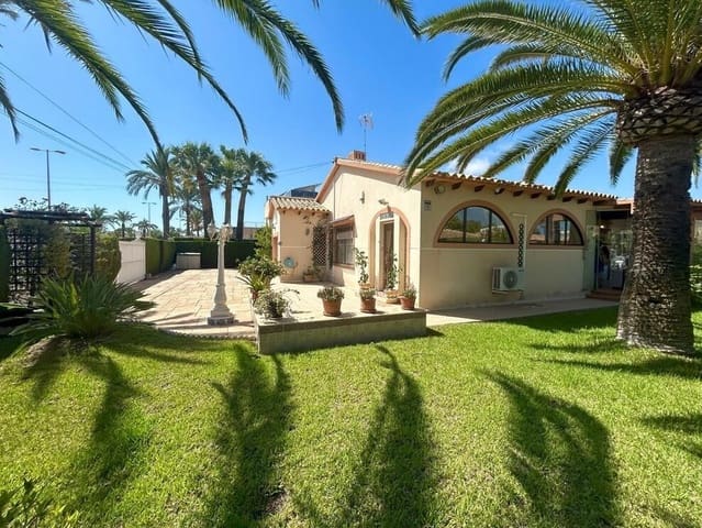 3 soveværelse Villa til salg i Cabo Roig, Orihuela med swimmingpool garage - € 698.000 (Ref: 10143701)
