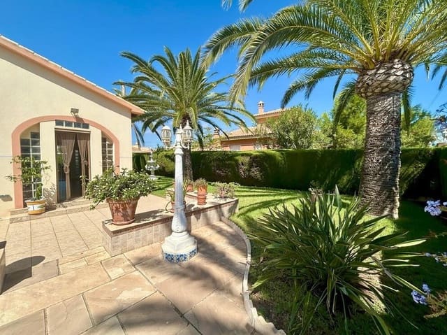 3 soveværelse Villa til salg i Cabo Roig, Orihuela med swimmingpool garage - € 698.000 (Ref: 10143701)