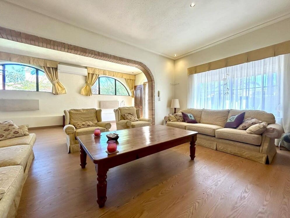 3 soveværelse Villa til salg i Orihuela Costa med swimmingpool garage - € 698.000 (Ref: 10143701)