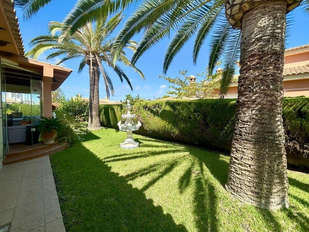 3 soveværelse Villa til salg i Orihuela Costa med swimmingpool garage - € 698.000 (Ref: 10143701)