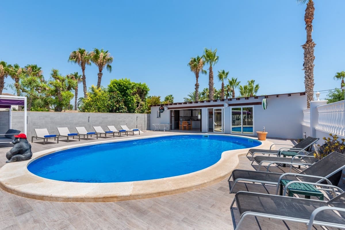 4 quarto Moradia para venda em Catral com piscina - 549 000 € (Ref: 10143707)