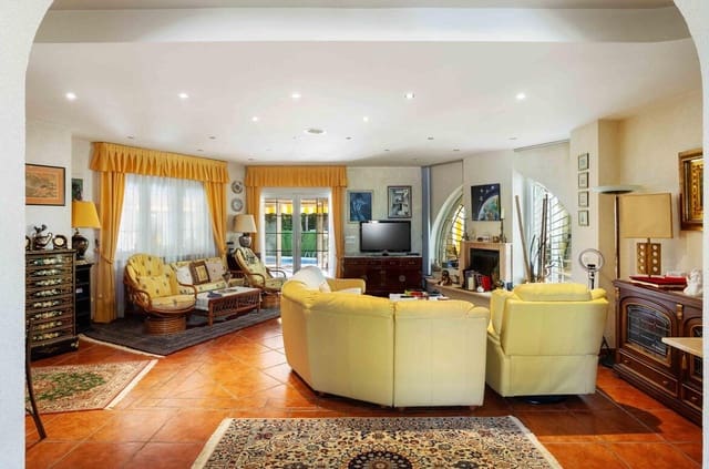 3 slaapkamer Villa te koop in Cabo Roig, Orihuela met zwembad garage - € 1.550.000 (Ref: 10143745)