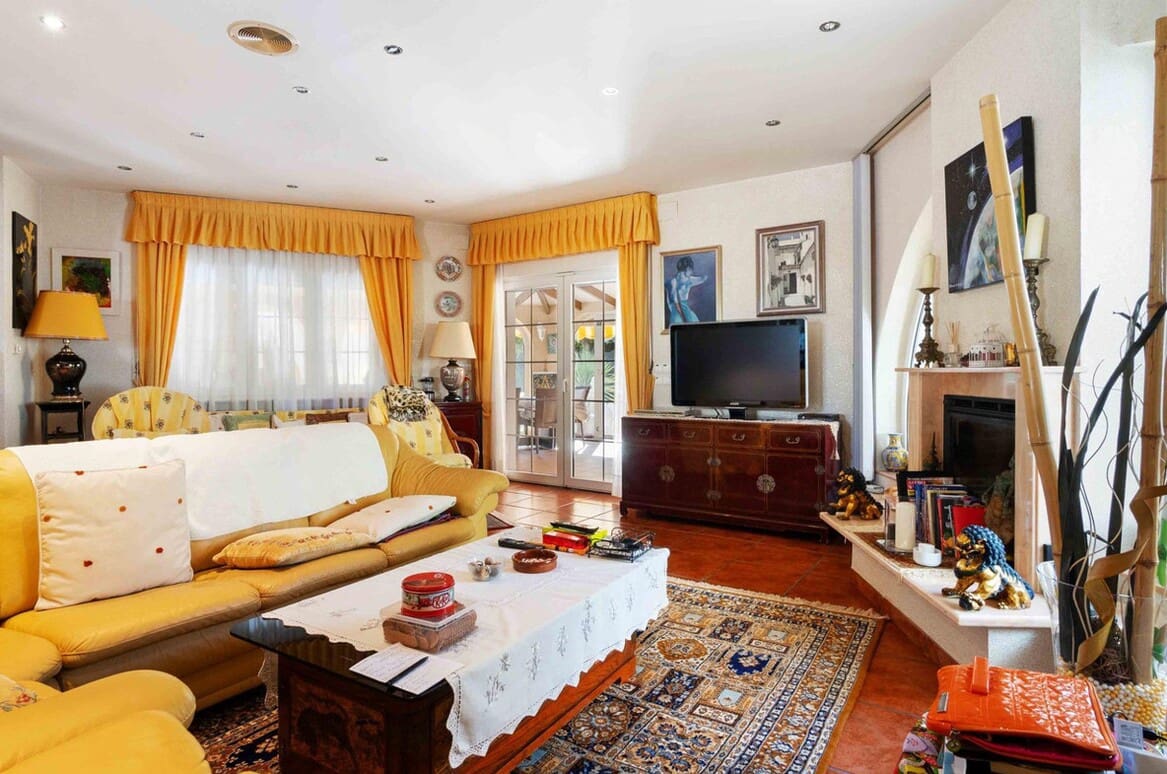 3 bedroom Villa for sale in Cabo Roig with pool garage - € 1,550,000 (Ref: 10143745)