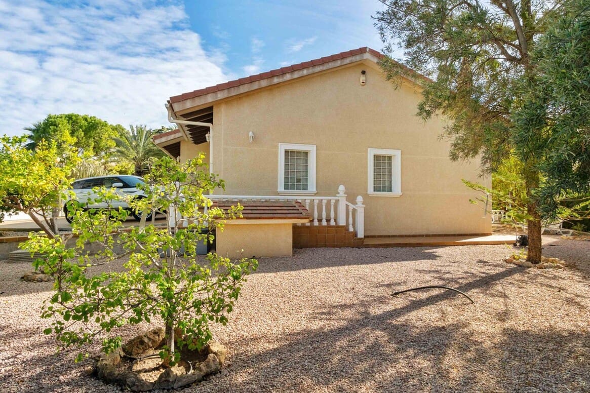 3 bedroom Villa for sale in Cabo Roig with pool garage - € 1,550,000 (Ref: 10143745)
