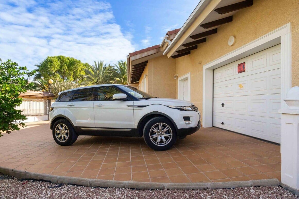 3 bedroom Villa for sale in Cabo Roig with pool garage - € 1,550,000 (Ref: 10143745)