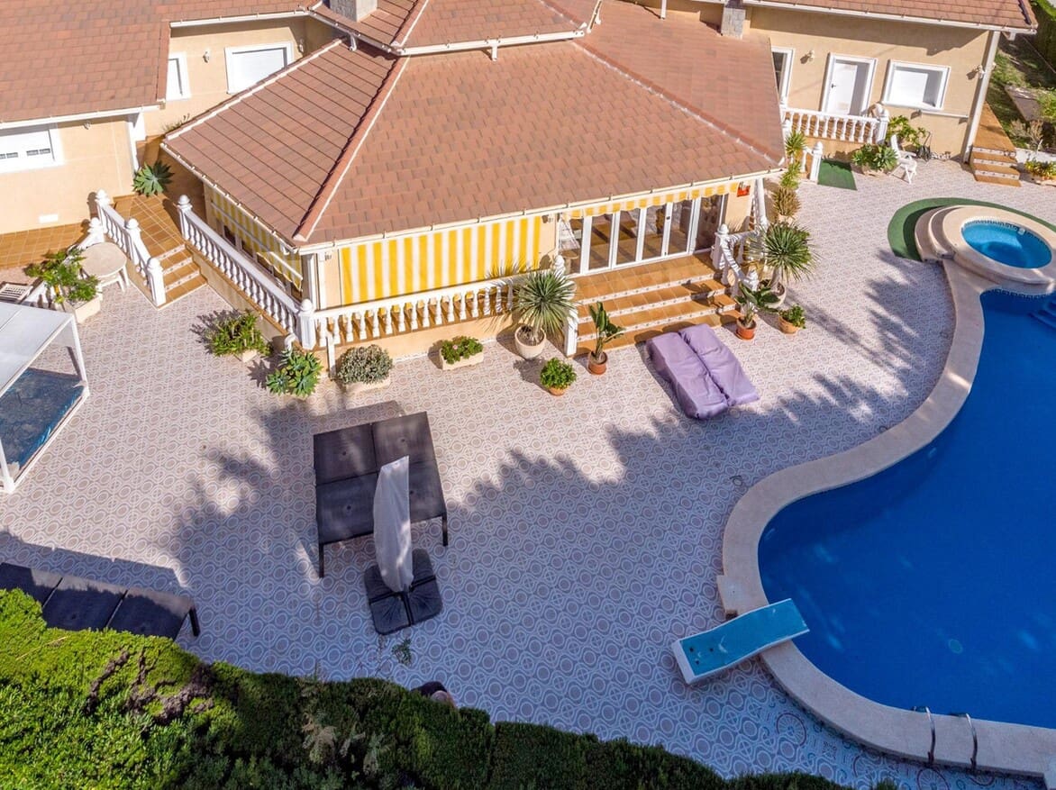 3 bedroom Villa for sale in Cabo Roig with pool garage - € 1,550,000 (Ref: 10143745)
