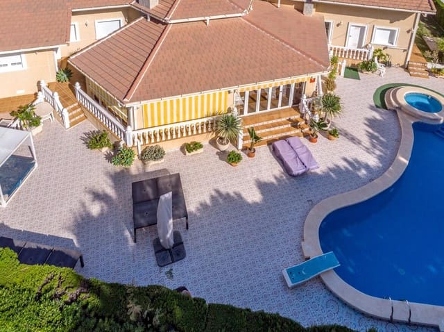 3 slaapkamer Villa te koop in Cabo Roig, Orihuela met zwembad garage - € 1.550.000 (Ref: 10143745)