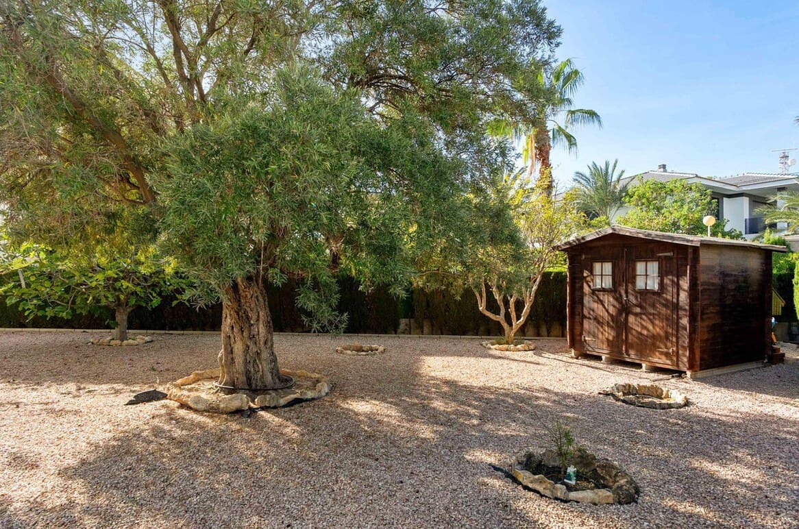 3 bedroom Villa for sale in Cabo Roig with pool garage - € 1,550,000 (Ref: 10143745)