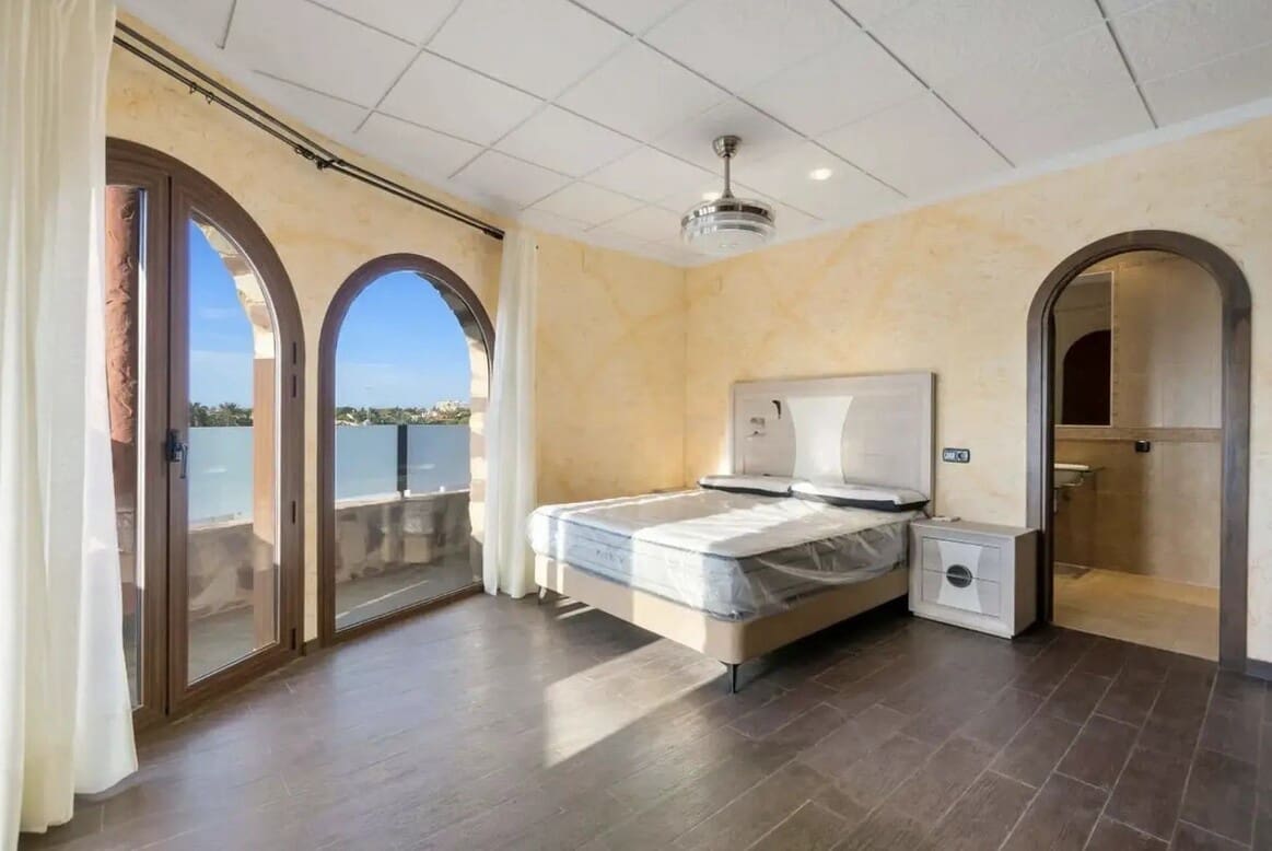 4 soverom Villa til salgs i La Zenia med svømmebasseng garasje - € 1 199 000 (Ref: 10143763)