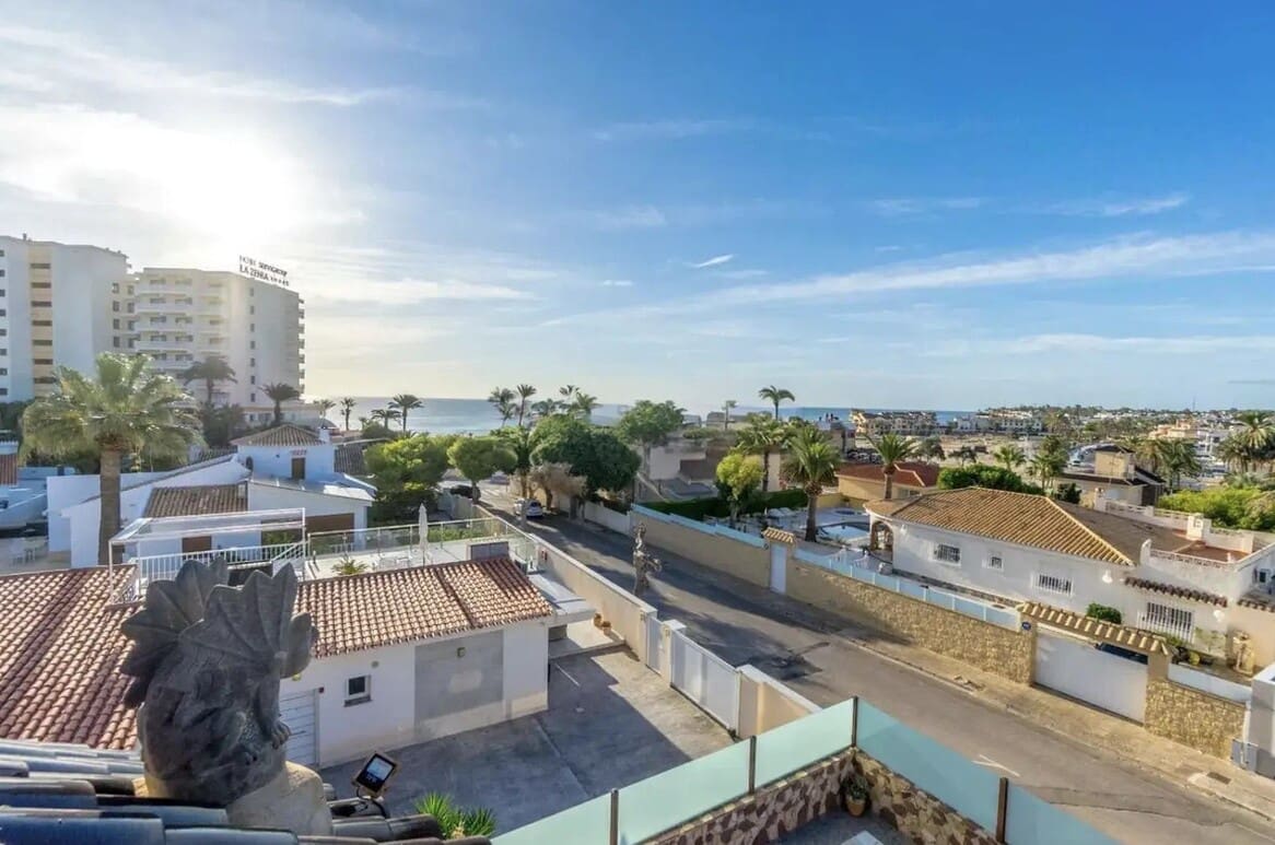 4 soverom Villa til salgs i La Zenia med svømmebasseng garasje - € 1 199 000 (Ref: 10143763)