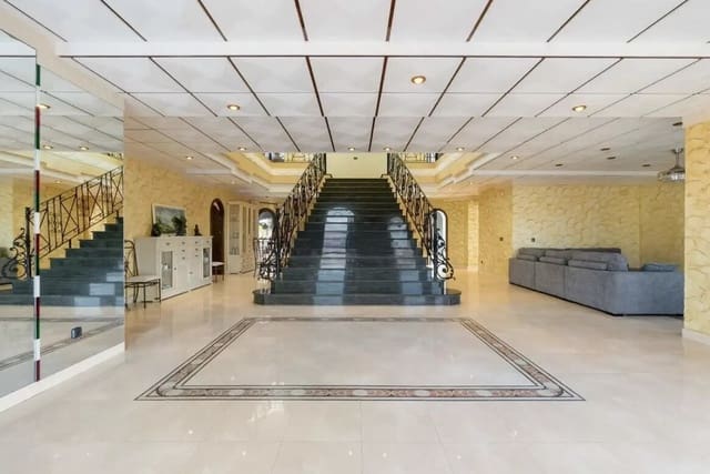 4 soverom Villa til salgs i La Zenia, Orihuela med svømmebasseng garasje - € 1 199 000 (Ref: 10143763)