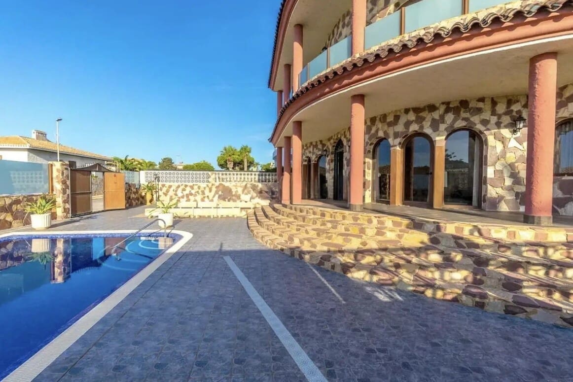 4 soverom Villa til salgs i La Zenia med svømmebasseng garasje - € 1 199 000 (Ref: 10143763)