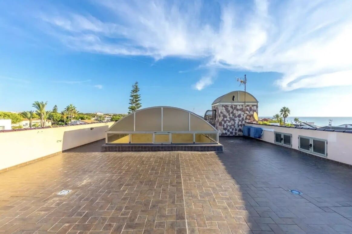 4 soverom Villa til salgs i La Zenia med svømmebasseng garasje - € 1 199 000 (Ref: 10143763)