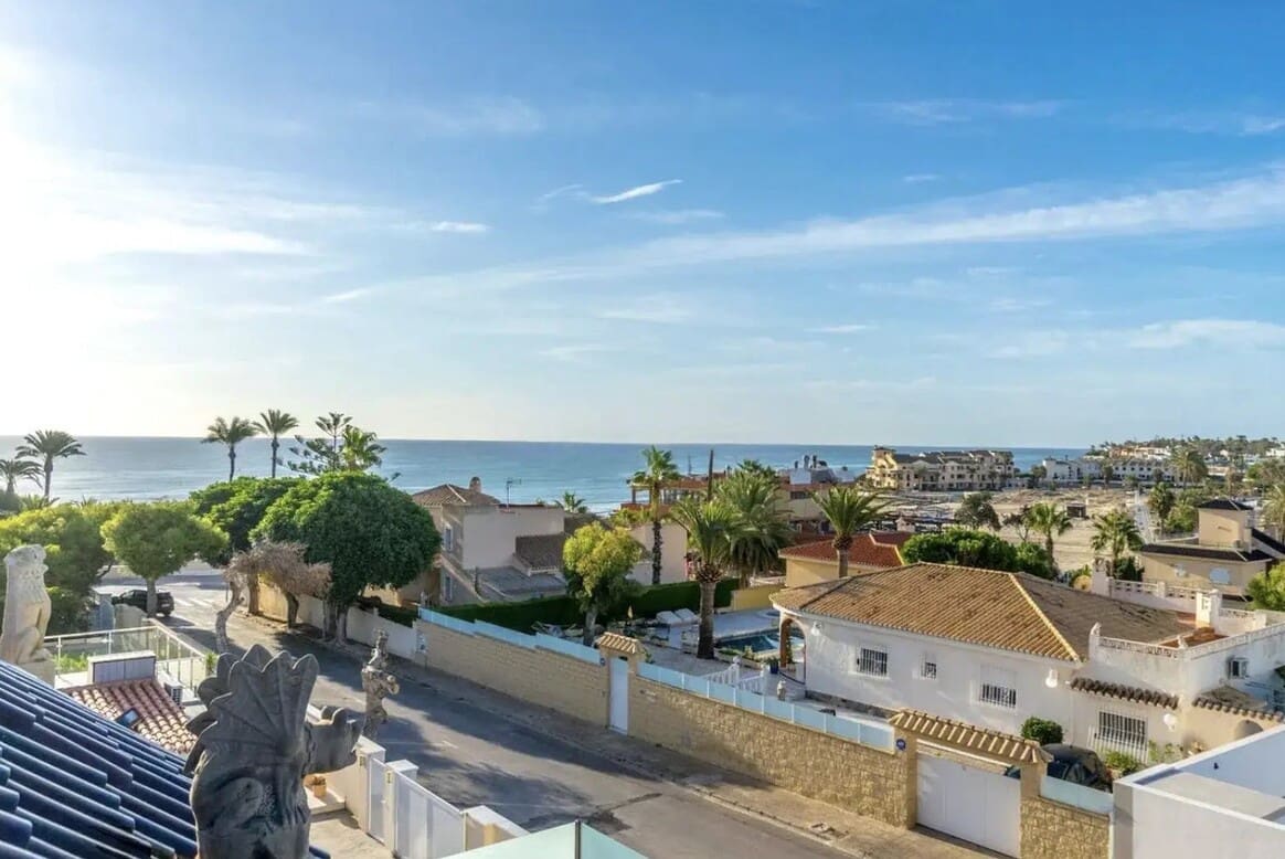 4 soverom Villa til salgs i La Zenia med svømmebasseng garasje - € 1 199 000 (Ref: 10143763)