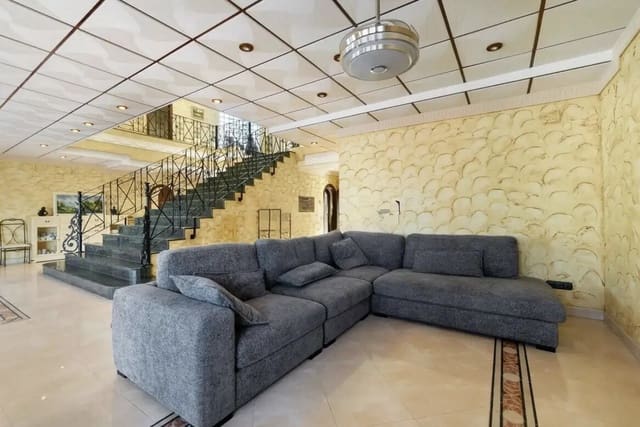 4 soverom Villa til salgs i La Zenia, Orihuela med svømmebasseng garasje - € 1 199 000 (Ref: 10143763)