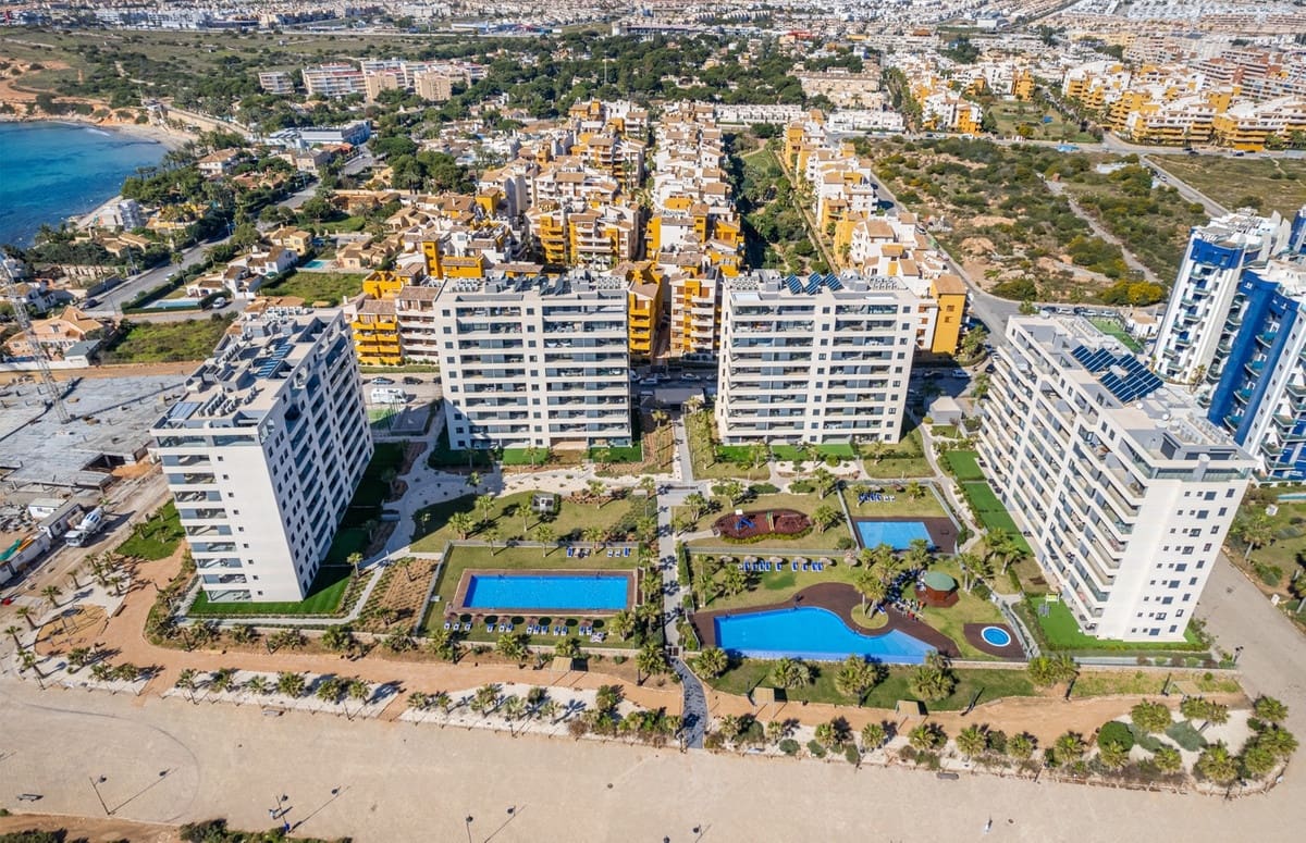 2 slaapkamer Appartement te koop in Orihuela met zwembad garage - € 595.000 (Ref: 10143764)
