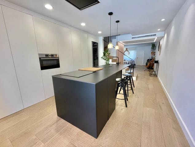 2 soveværelse Byhus til salg i Santa Pola med swimmingpool garage - € 450.000 (Ref: 10143767)