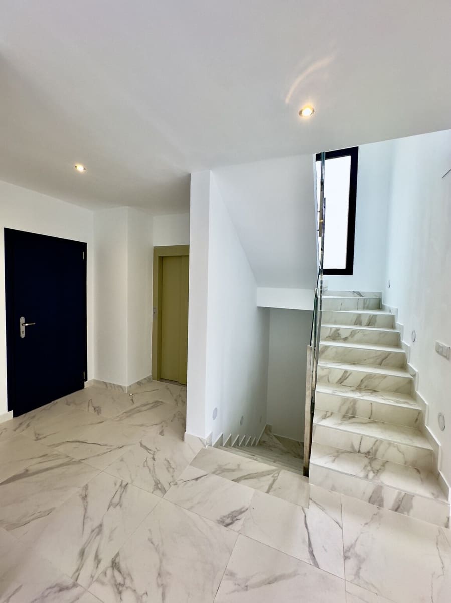 3 bedroom Villa for sale in La Marquesa with pool garage - € 852,000 (Ref: 10143823)
