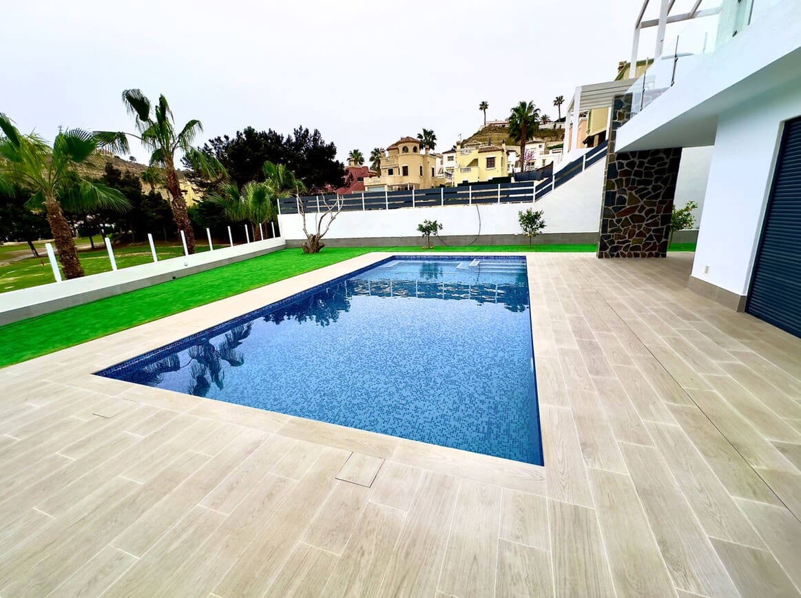 3 bedroom Villa for sale in La Marquesa with pool garage - € 852,000 (Ref: 10143823)