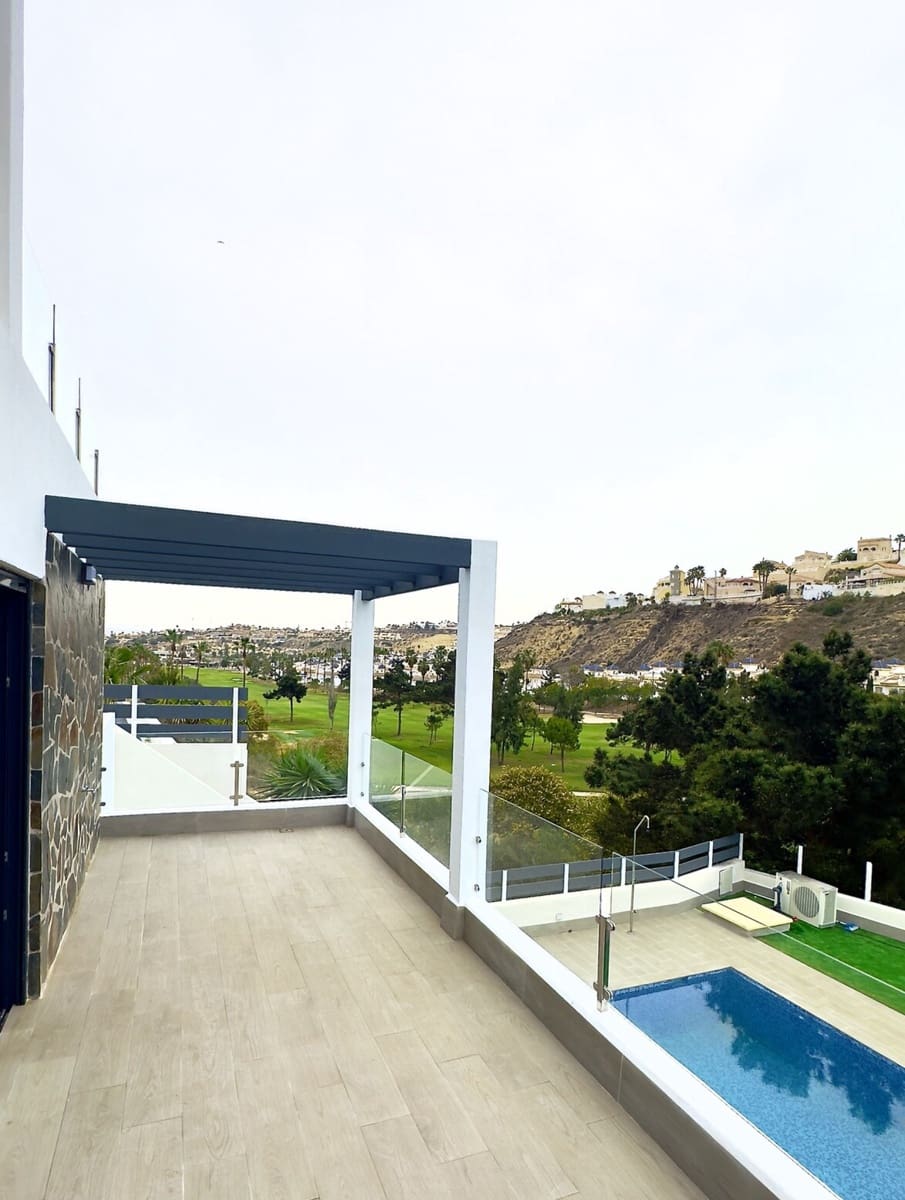 3 bedroom Villa for sale in La Marquesa with pool garage - € 852,000 (Ref: 10143823)