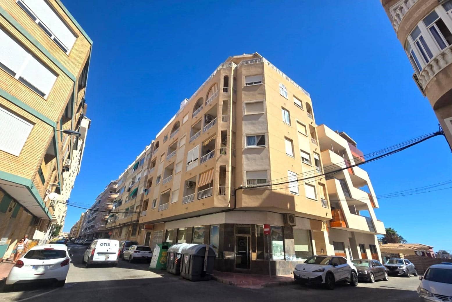 2 soveværelse Lejlighed til salg i Torrevieja med garage - € 180.000 (Ref: 10143827)