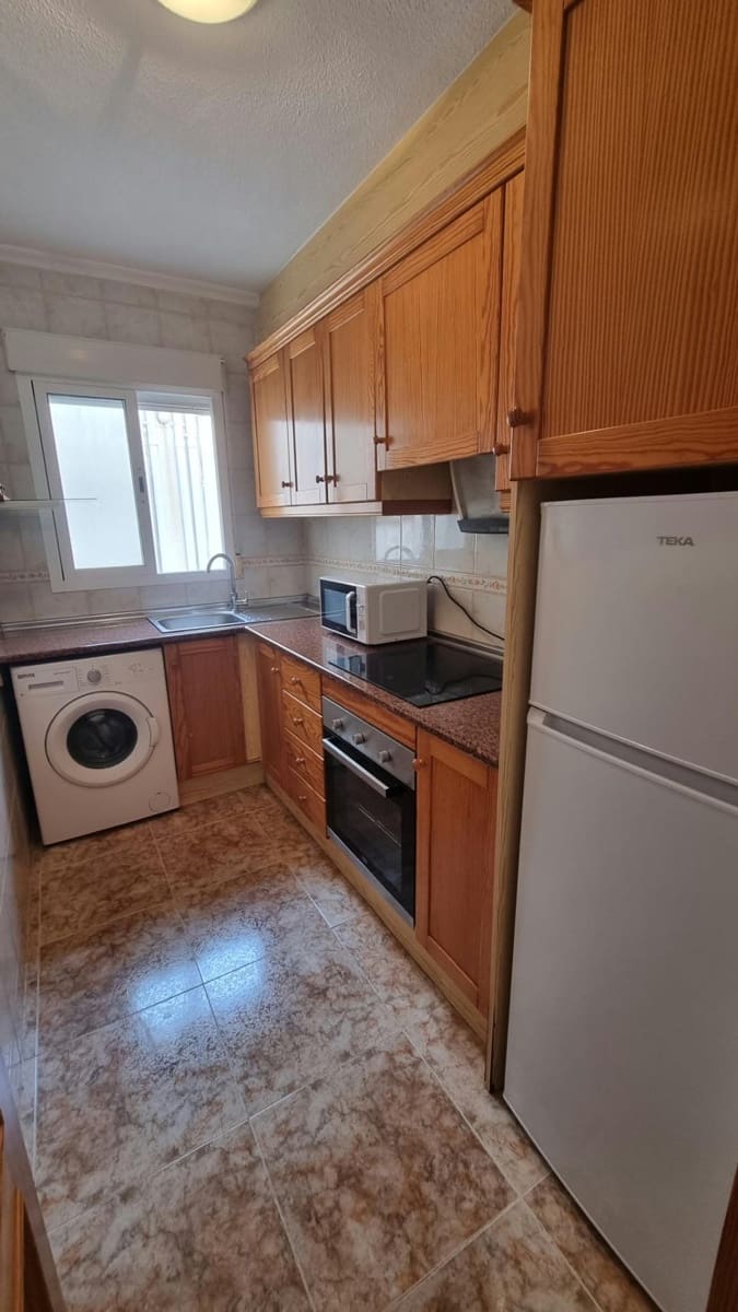 2 slaapkamer Penthouse te koop in Torrevieja met zwembad - € 173.000 (Ref: 10143829)