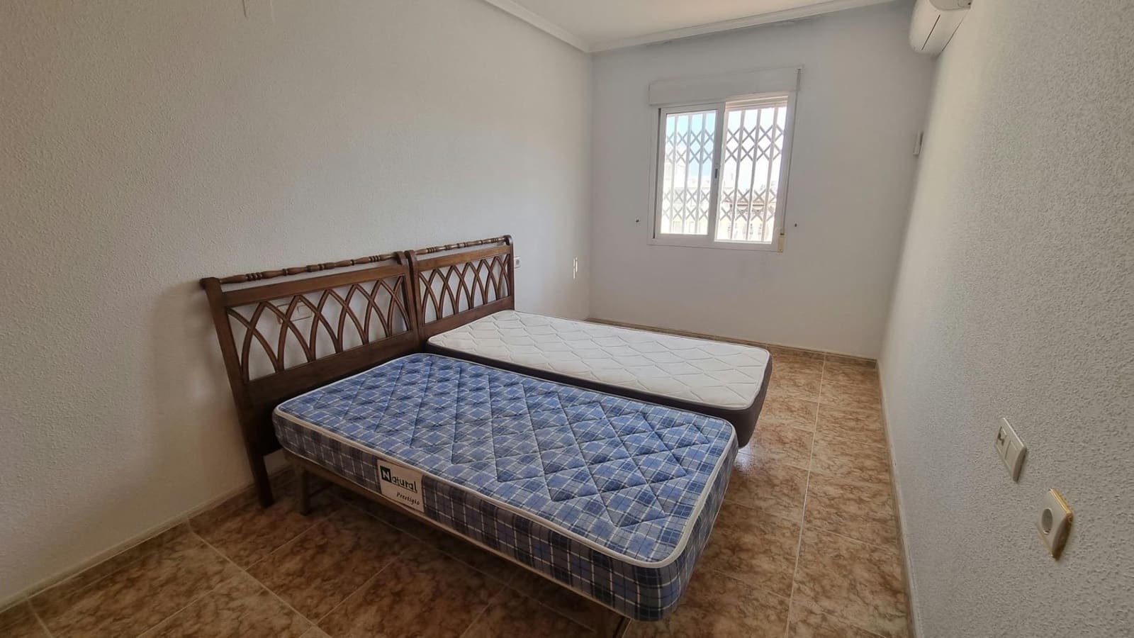 2 slaapkamer Penthouse te koop in Torrevieja met zwembad - € 173.000 (Ref: 10143829)