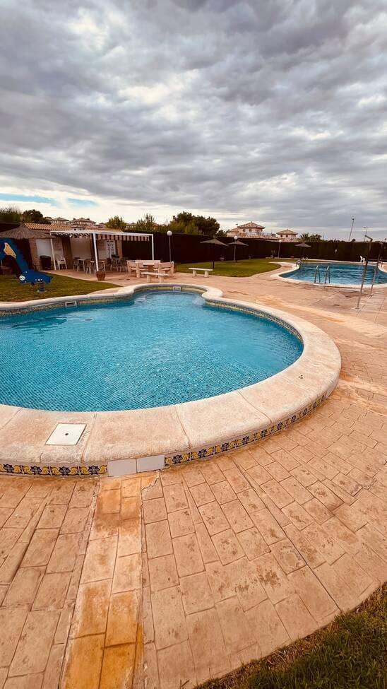 3 bedroom Villa for sale in Villamartin with pool garage - € 299,950 (Ref: 10143832)