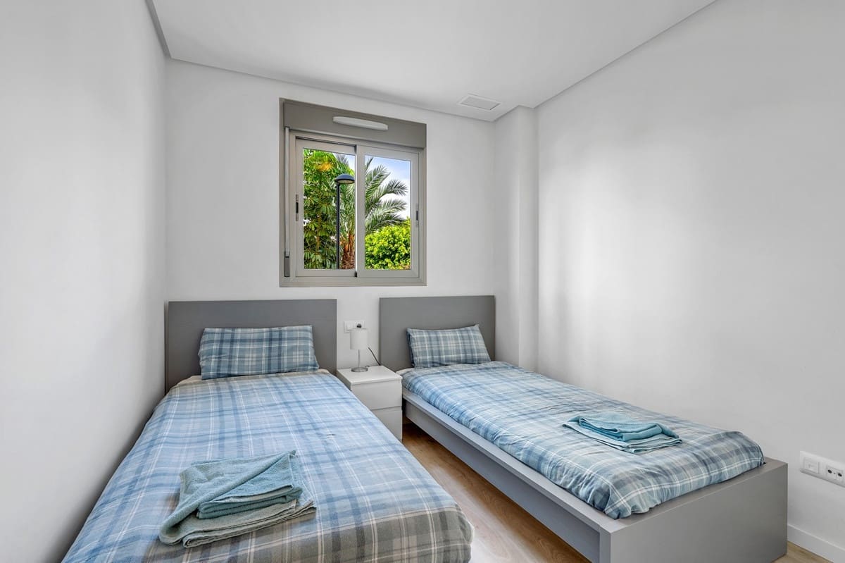 Apartamento de 3 habitaciones en Orihuela en venta con piscina garaje - 329.000 € (Ref: 10143880)