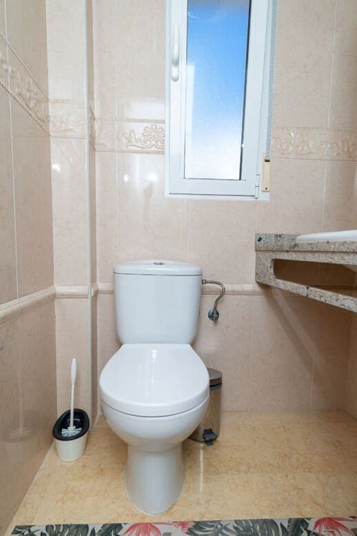 5 makuuhuone Huvila myytävänä paikassa Torrevieja mukana uima-altaan - 1 090 000 € (Ref: 10143887)
