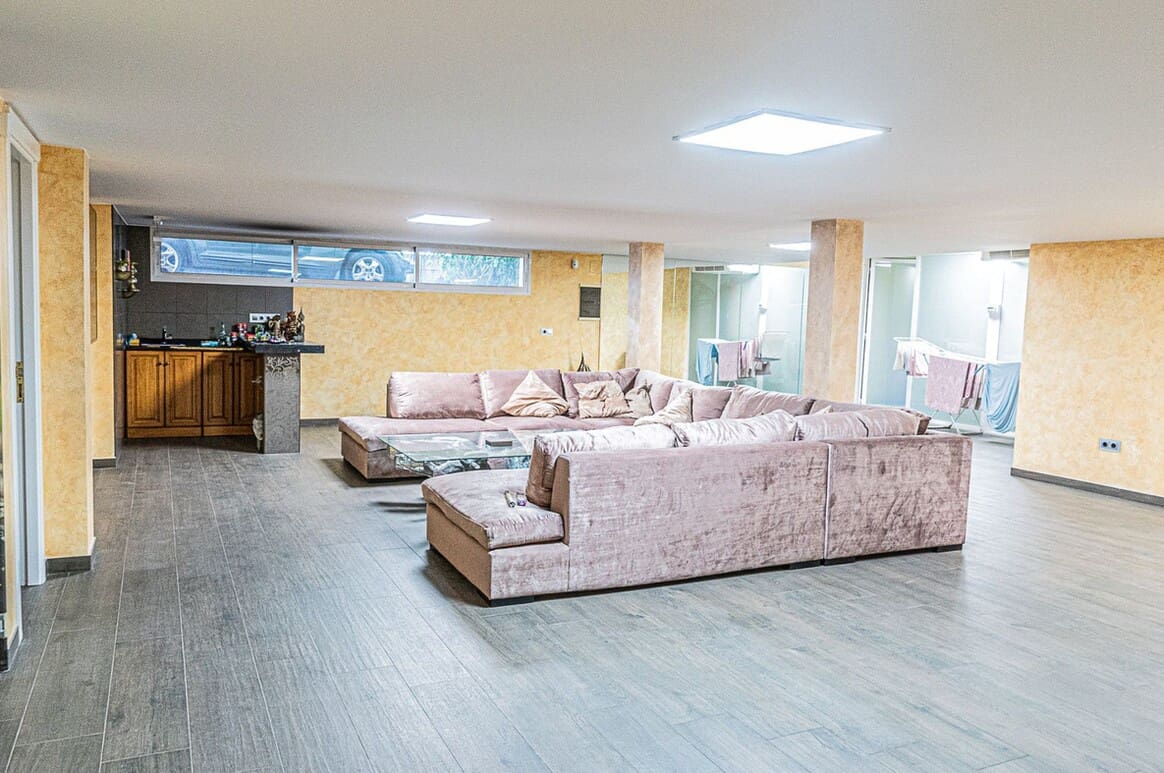 5 makuuhuone Huvila myytävänä paikassa Torrevieja mukana uima-altaan - 1 090 000 € (Ref: 10143887)