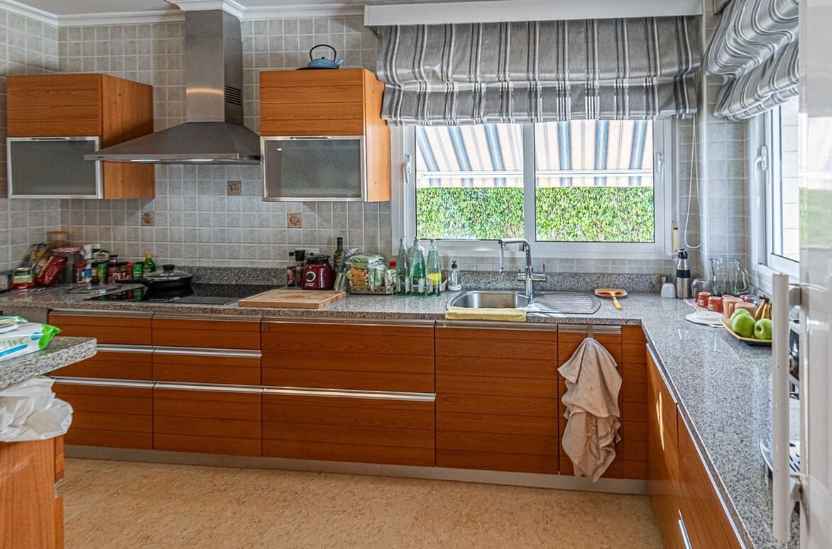 5 makuuhuone Huvila myytävänä paikassa Torrevieja mukana uima-altaan - 1 090 000 € (Ref: 10143887)